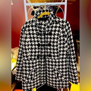 Size XL black/white houndstooth coat by Rampage. New with tags. Smoke-free home.